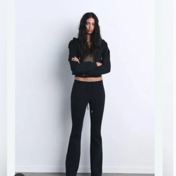 Zara Woman Cropped Black Zip-Up Hoodie, NWT, L - Picture 1 of 9